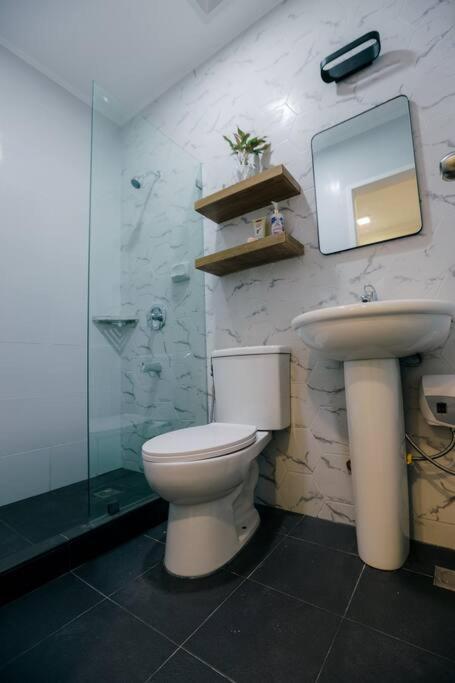 Two Bedroom Residential Home With Own Parking アンヘレス エクステリア 写真